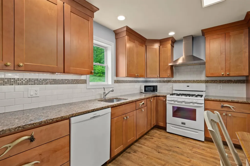 491 Pond Circle Haverhill NH 03774