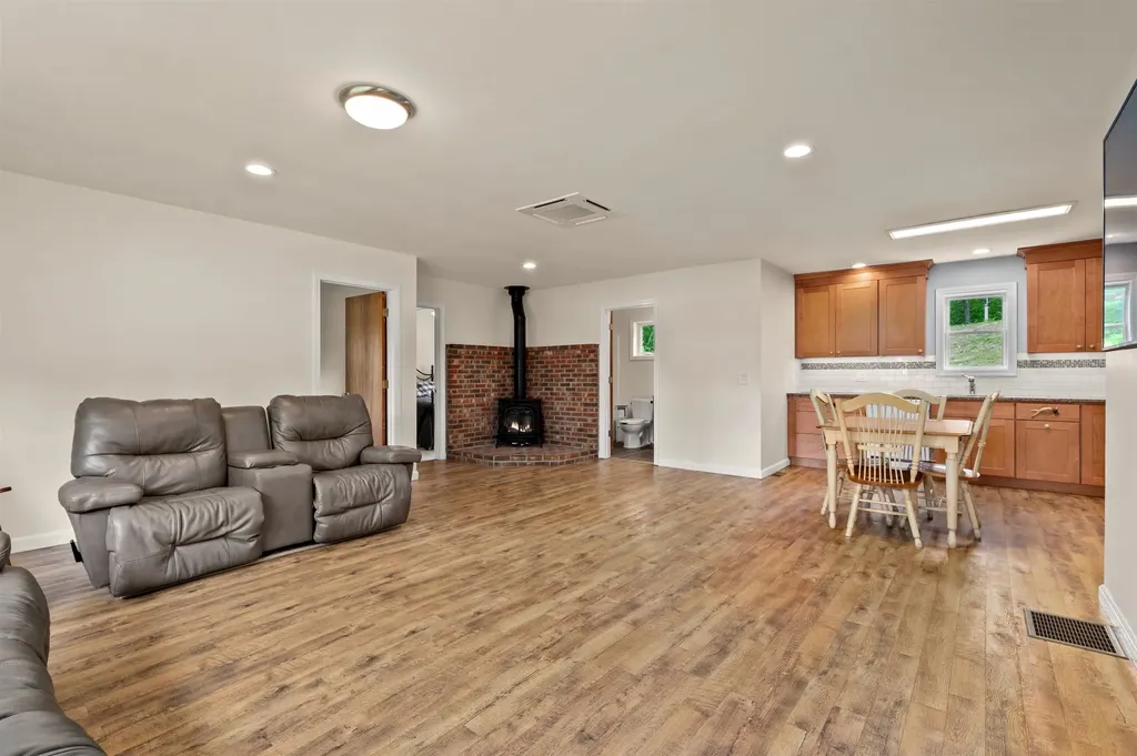 491 Pond Circle Haverhill NH 03774