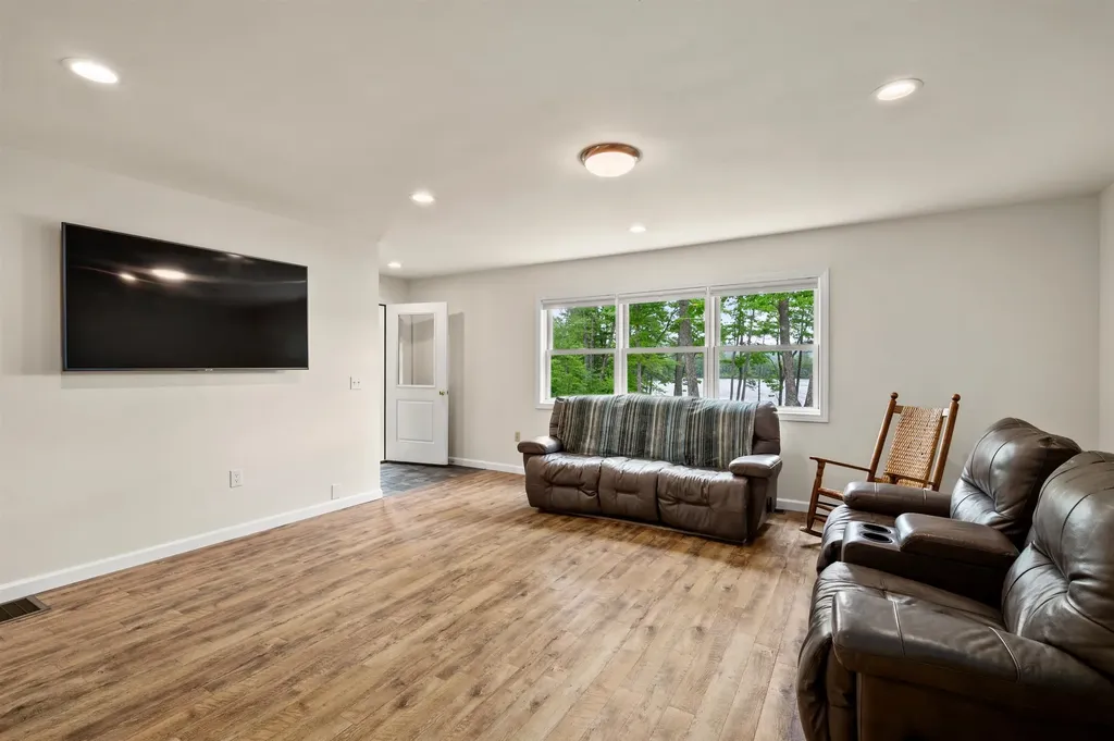 491 Pond Circle Haverhill NH 03774