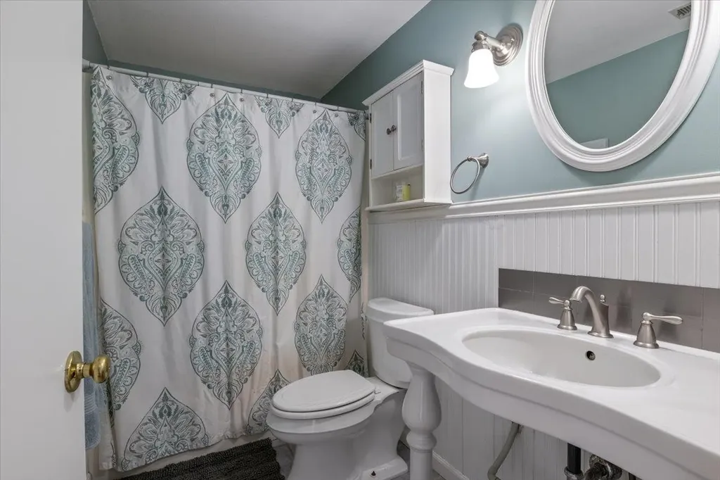 571 Winnacunnet Road Hampton NH 03842