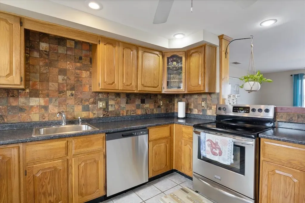 571 Winnacunnet Road Hampton NH 03842