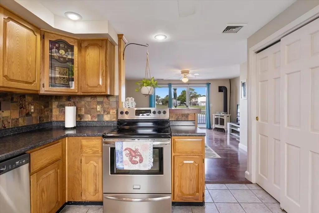 571 Winnacunnet Road Hampton NH 03842