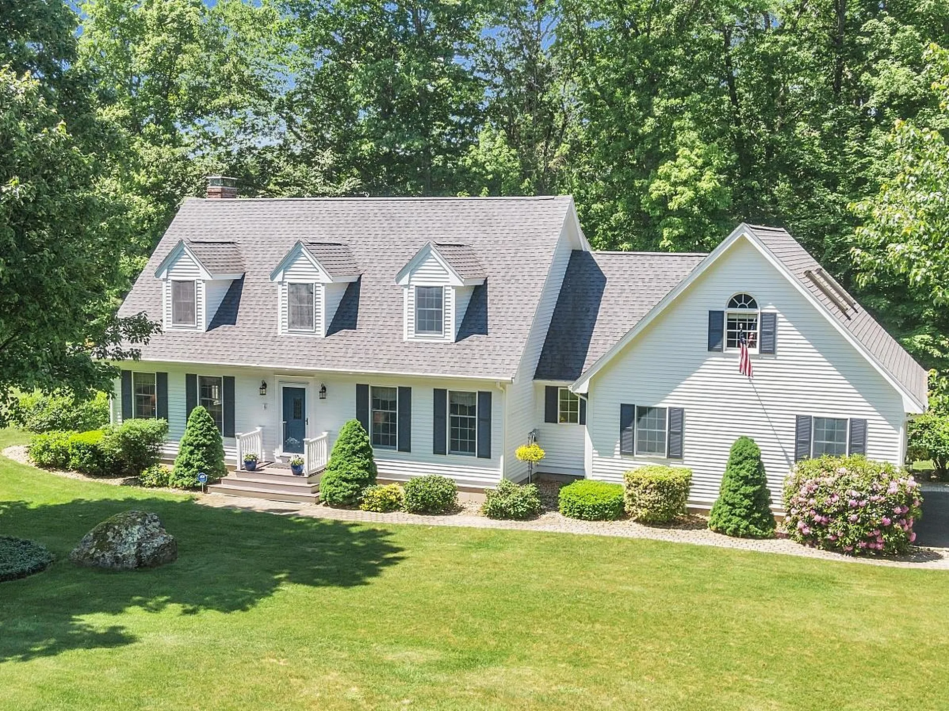 5 Applewood Road Pelham NH 03076