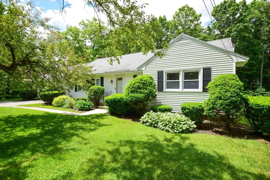 325 Silver Street Bennington VT 05201