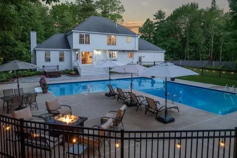 11 Boxwood Lane Dover NH 03820