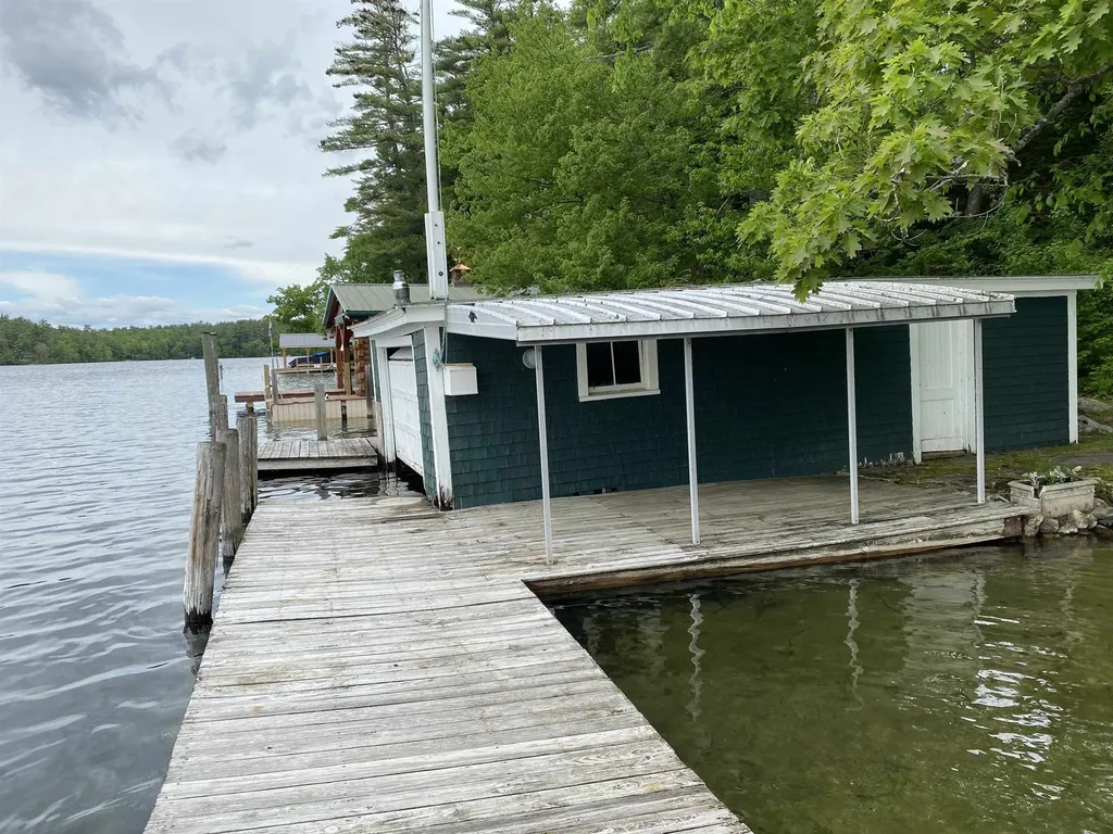95 Mandalay Road Wolfeboro NH 03894