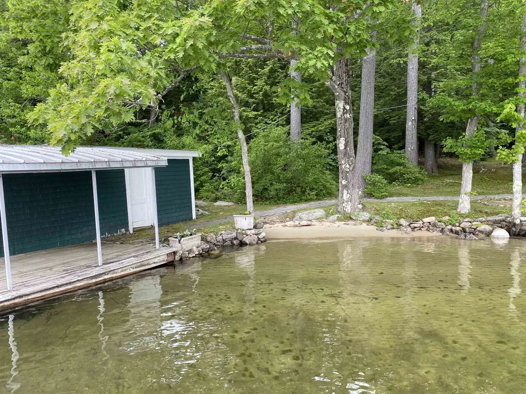 95 Mandalay Road Wolfeboro NH 03894