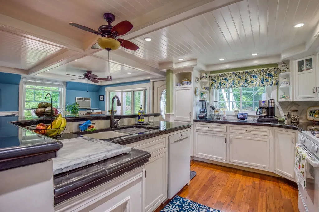 1 Canaan Road Tuftonboro NH 03816