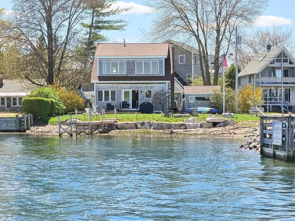 19 Wentworth Terrace Dover NH 03820