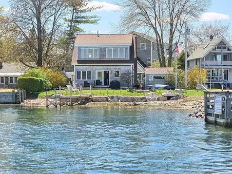 19 Wentworth Terrace Dover NH 03820