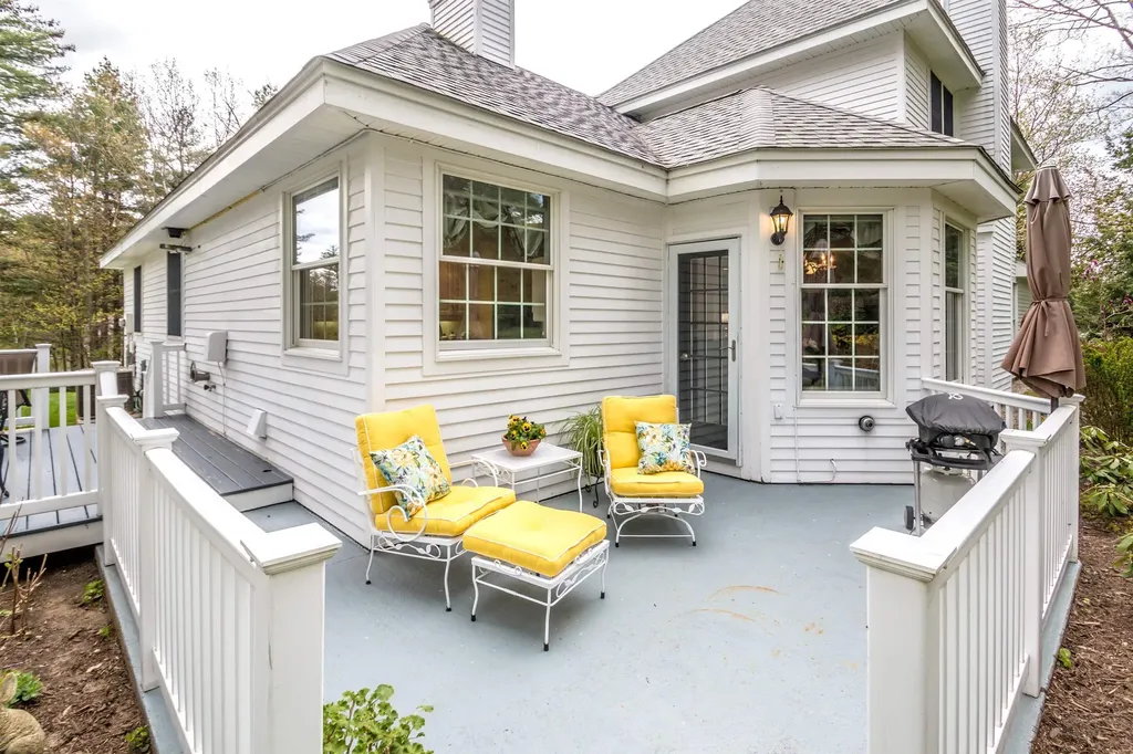 55 Carleton Way Hales Location NH 03860