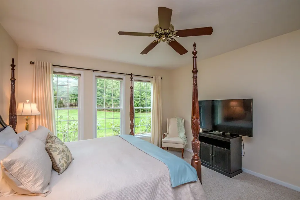 55 Carleton Way Hales Location NH 03860