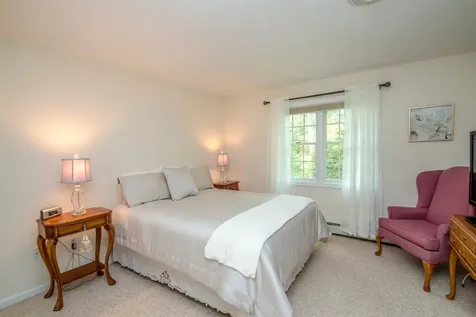 55 Carleton Way Hales Location NH 03860