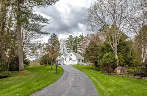 55 Carleton Way Hales Location NH 03860
