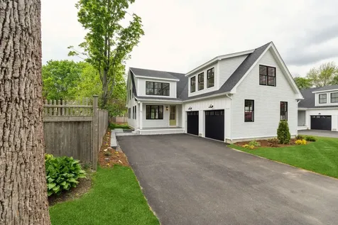 77 Meredith Way Portsmouth NH 03801