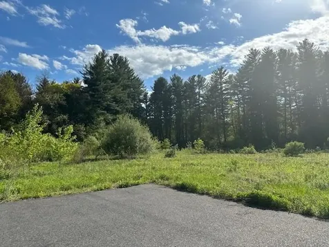 33 River Road Hudson NH 03051