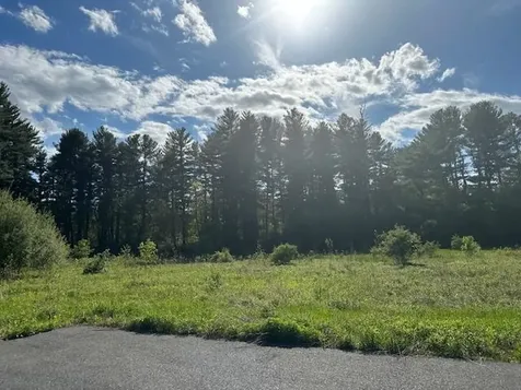 33 River Road Hudson NH 03051