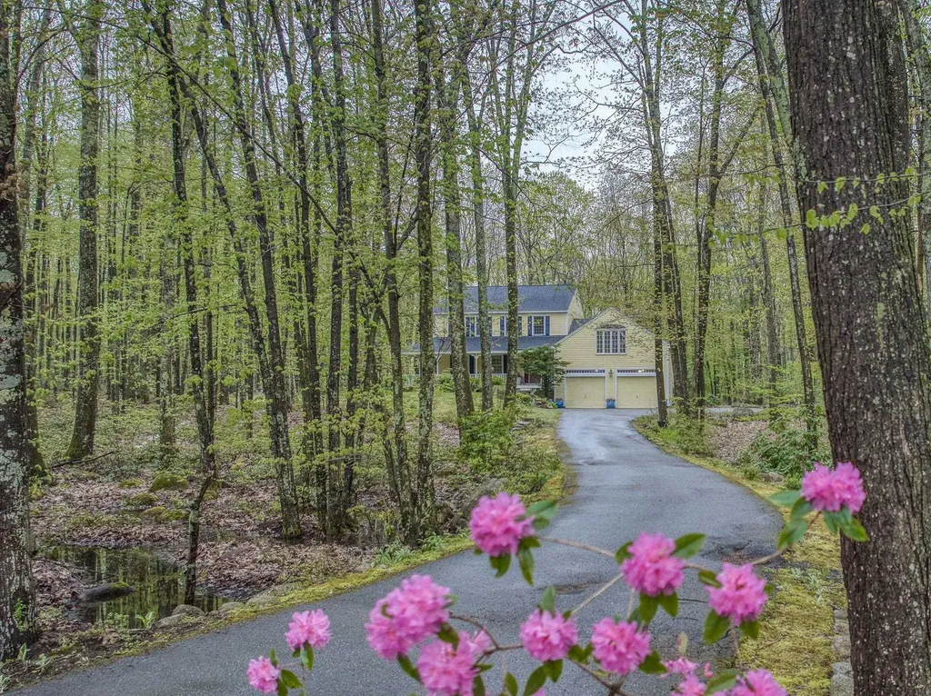 5 Valley View Drive Bedford NH 03110
