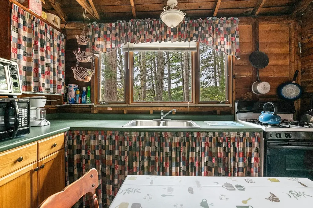 610 Edgemont Road Sunapee NH 03782