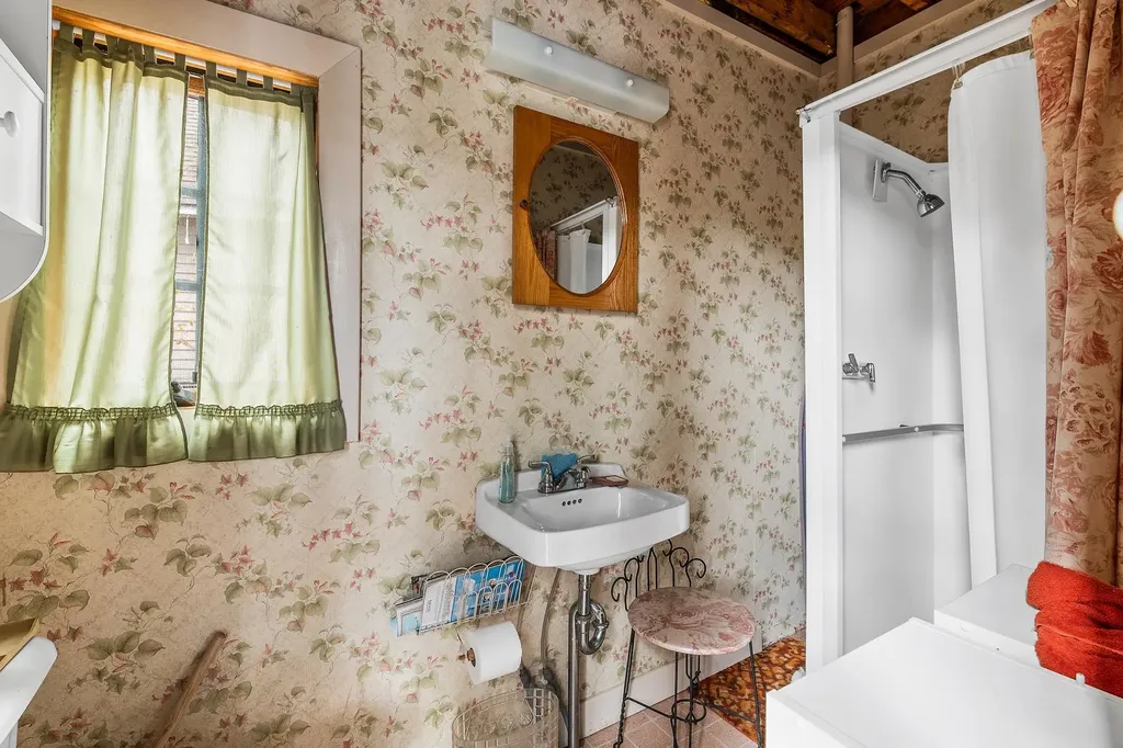 610 Edgemont Road Sunapee NH 03782