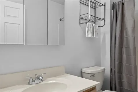 10 Kellogg Road Essex VT 05452