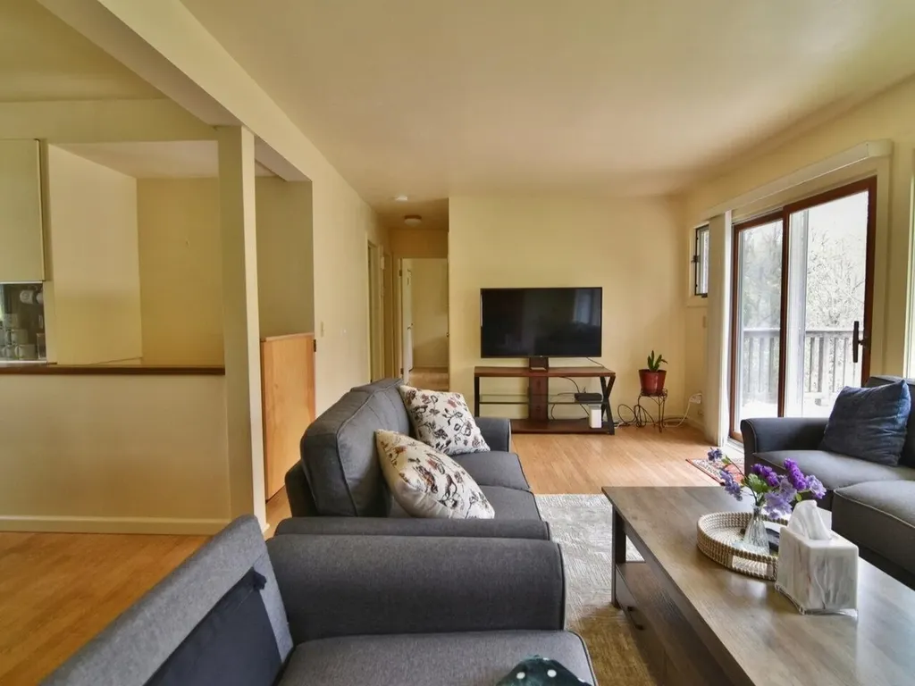 13 Deane Street South Burlington VT 05403