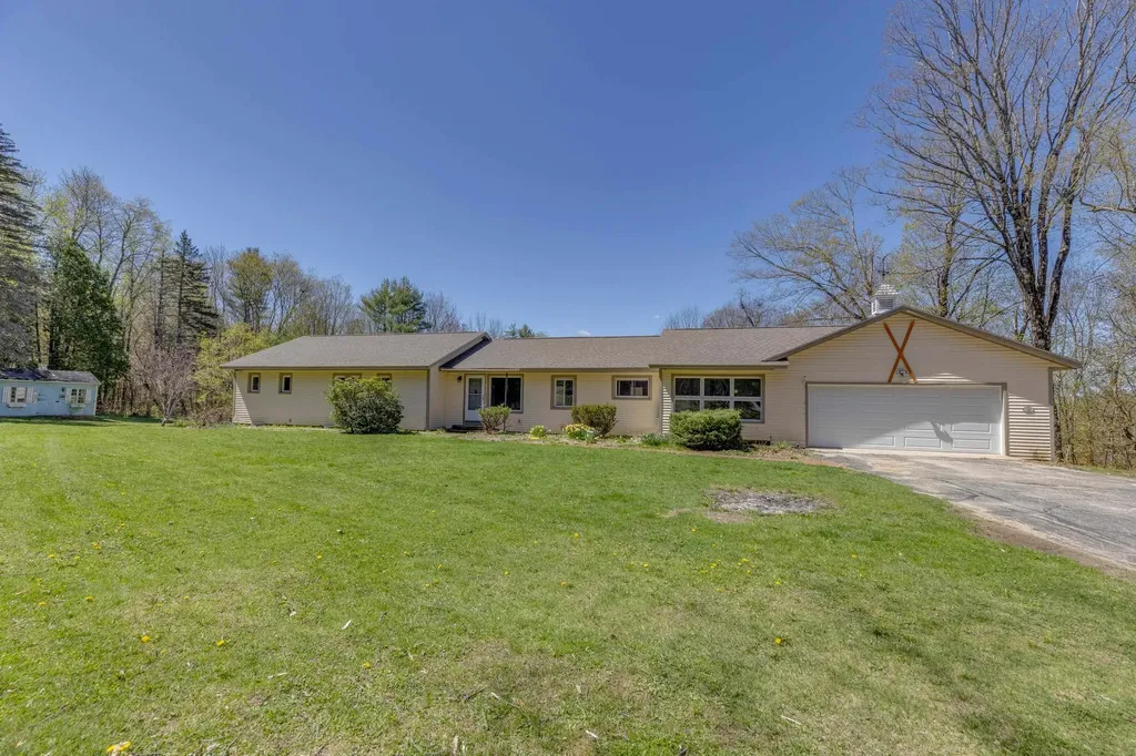 325 Smith Road Holderness NH 03245