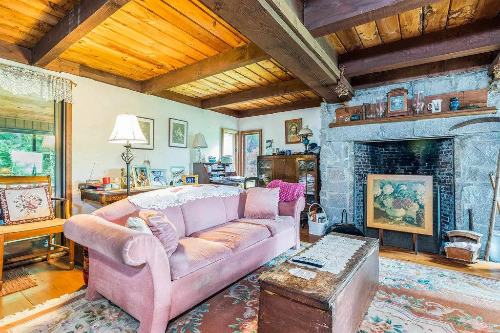 16 Cate Road Deerfield NH 03037