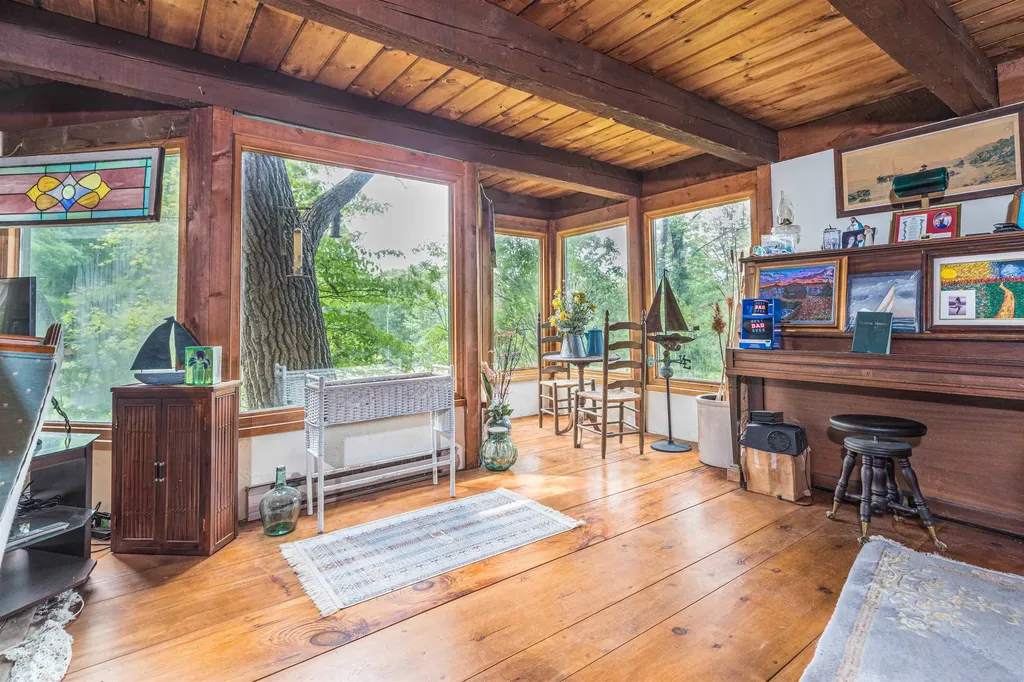 16 Cate Road Deerfield NH 03037
