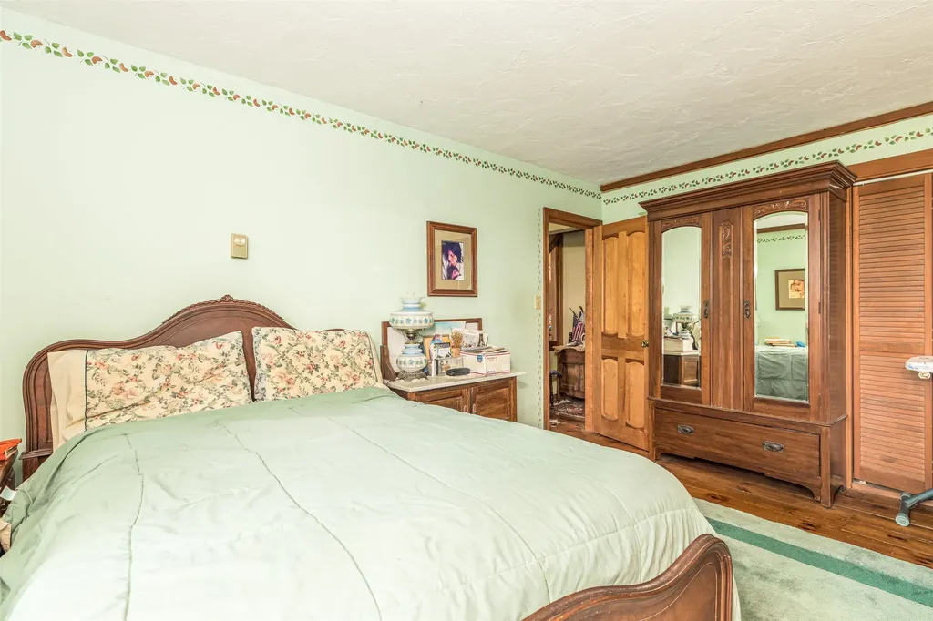 16 Cate Road Deerfield NH 03037