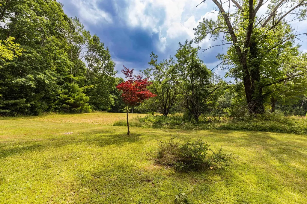 16 Cate Road Deerfield NH 03037