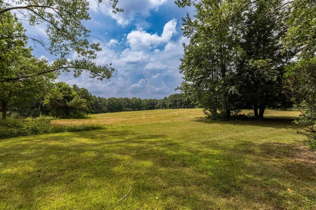 16 Cate Road Deerfield NH 03037