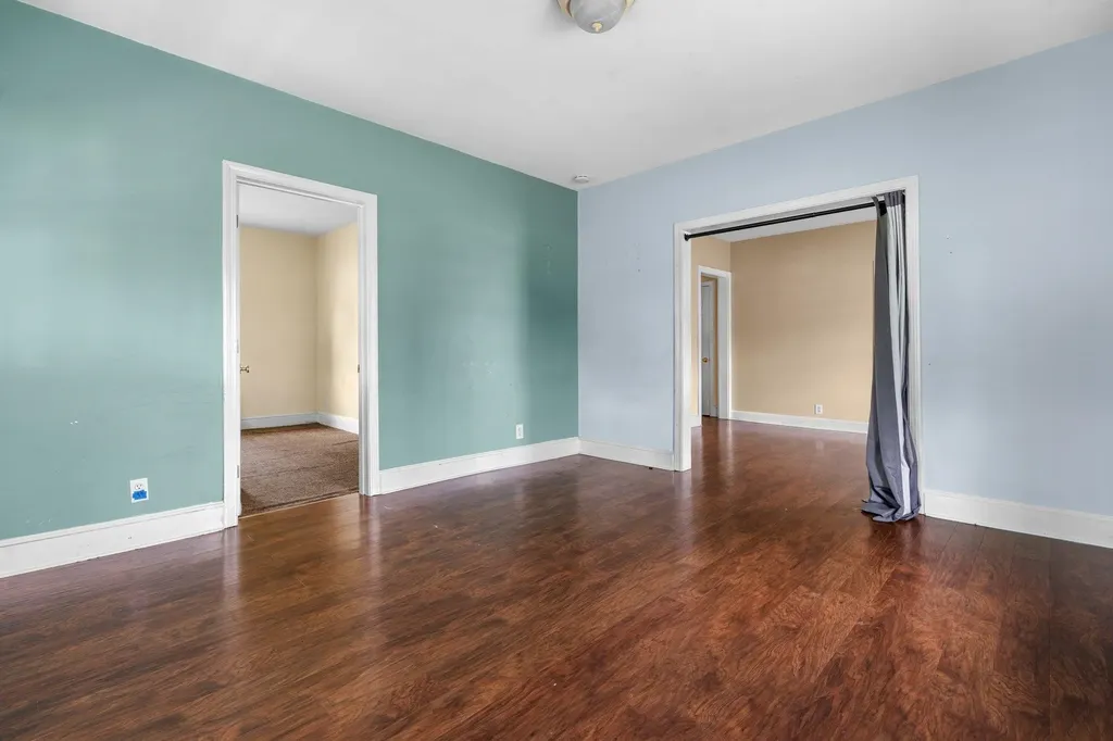 729 West Hollis Street Nashua NH 03062