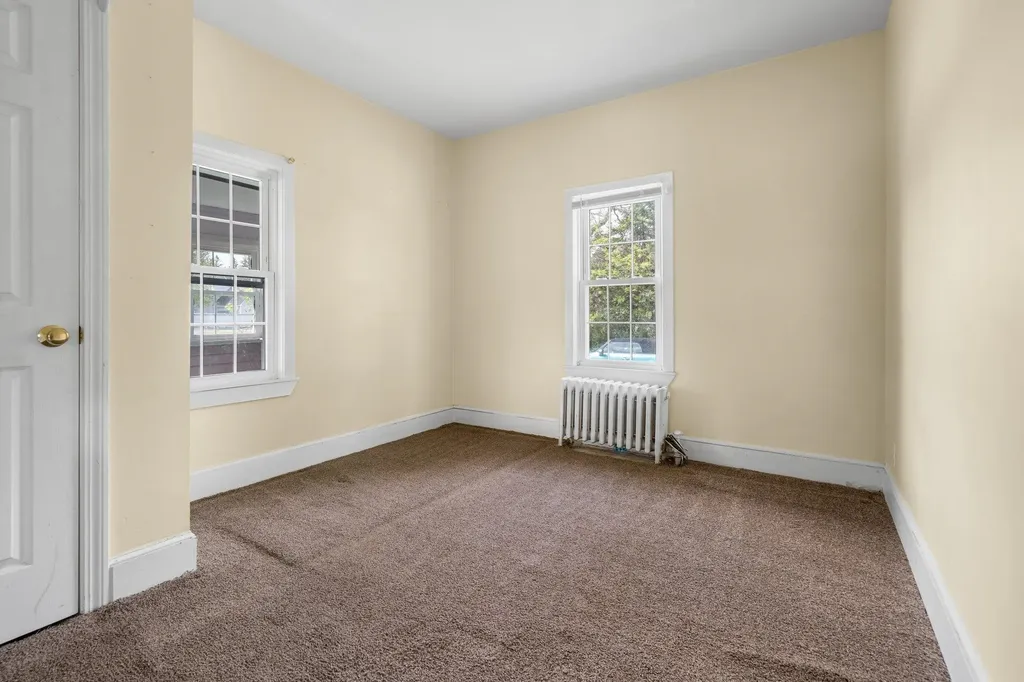 729 West Hollis Street Nashua NH 03062