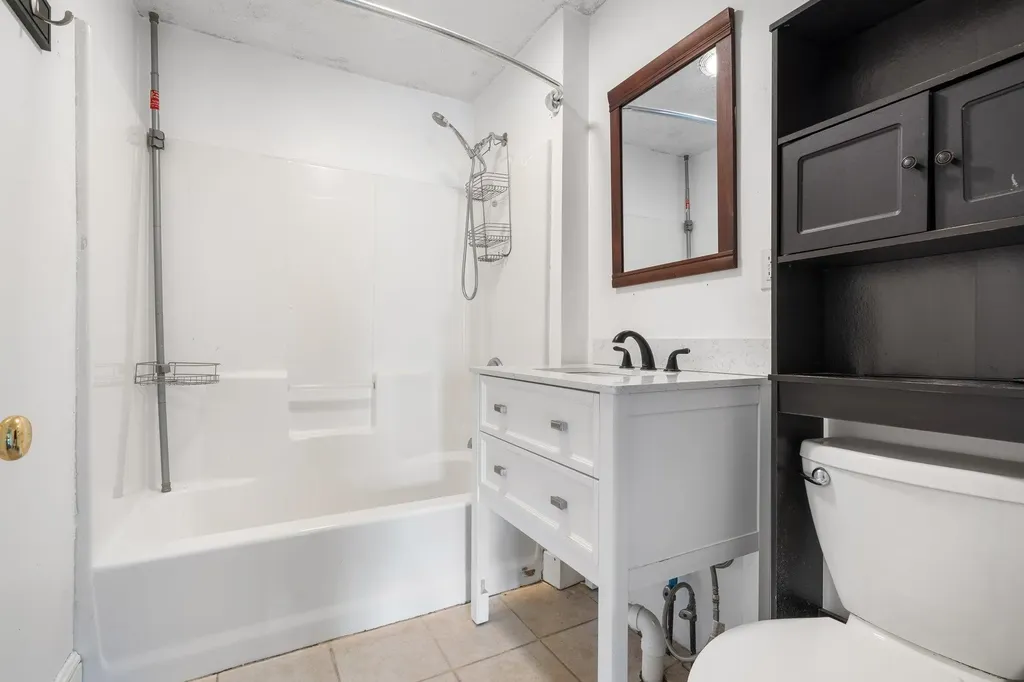 729 West Hollis Street Nashua NH 03062