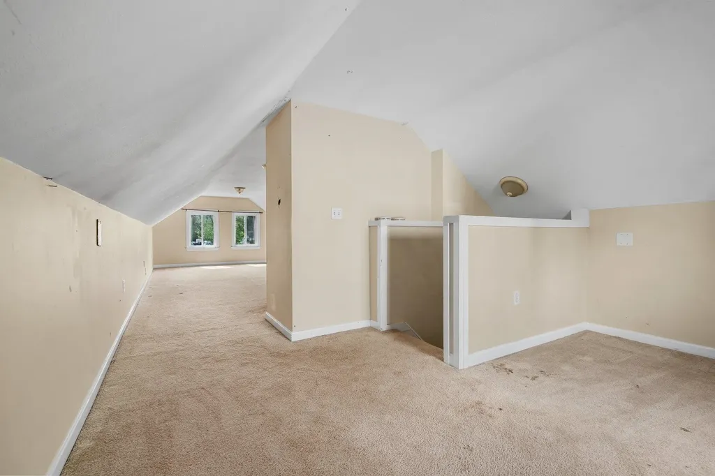729 West Hollis Street Nashua NH 03062