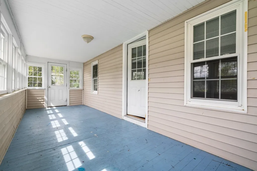 729 West Hollis Street Nashua NH 03062