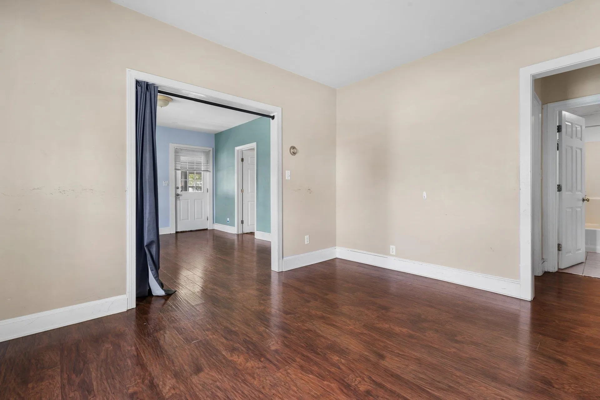 729 West Hollis Street Nashua NH 03062