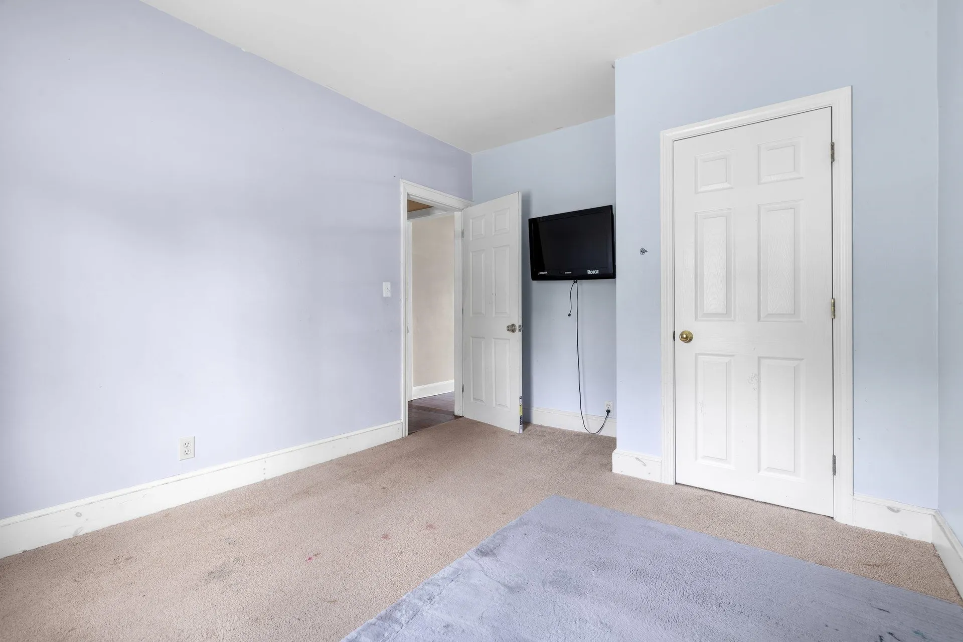 729 West Hollis Street Nashua NH 03062