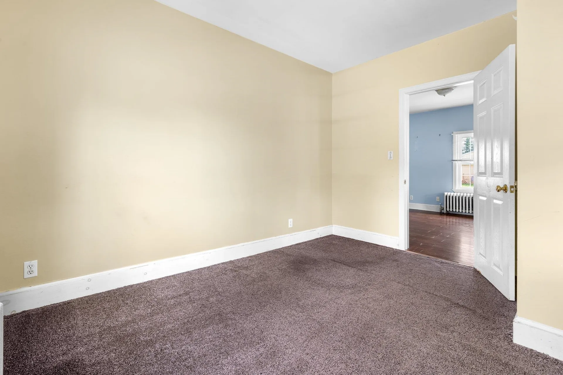729 West Hollis Street Nashua NH 03062