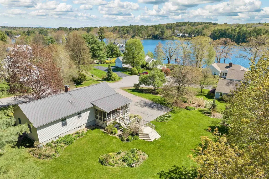 39 Village Court Laconia, NH Real Estate Property MLS 4995287