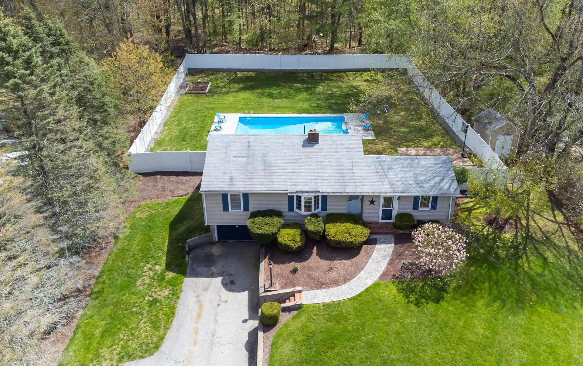 32 Schurman Drive Derry NH 03038