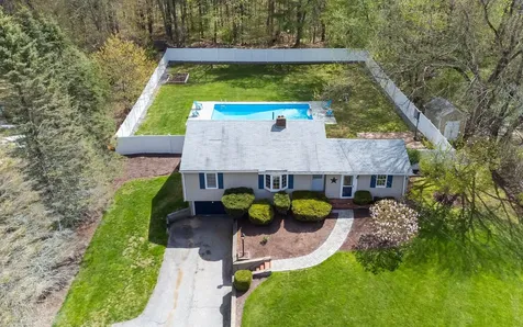 32 Schurman Drive Derry NH 03038