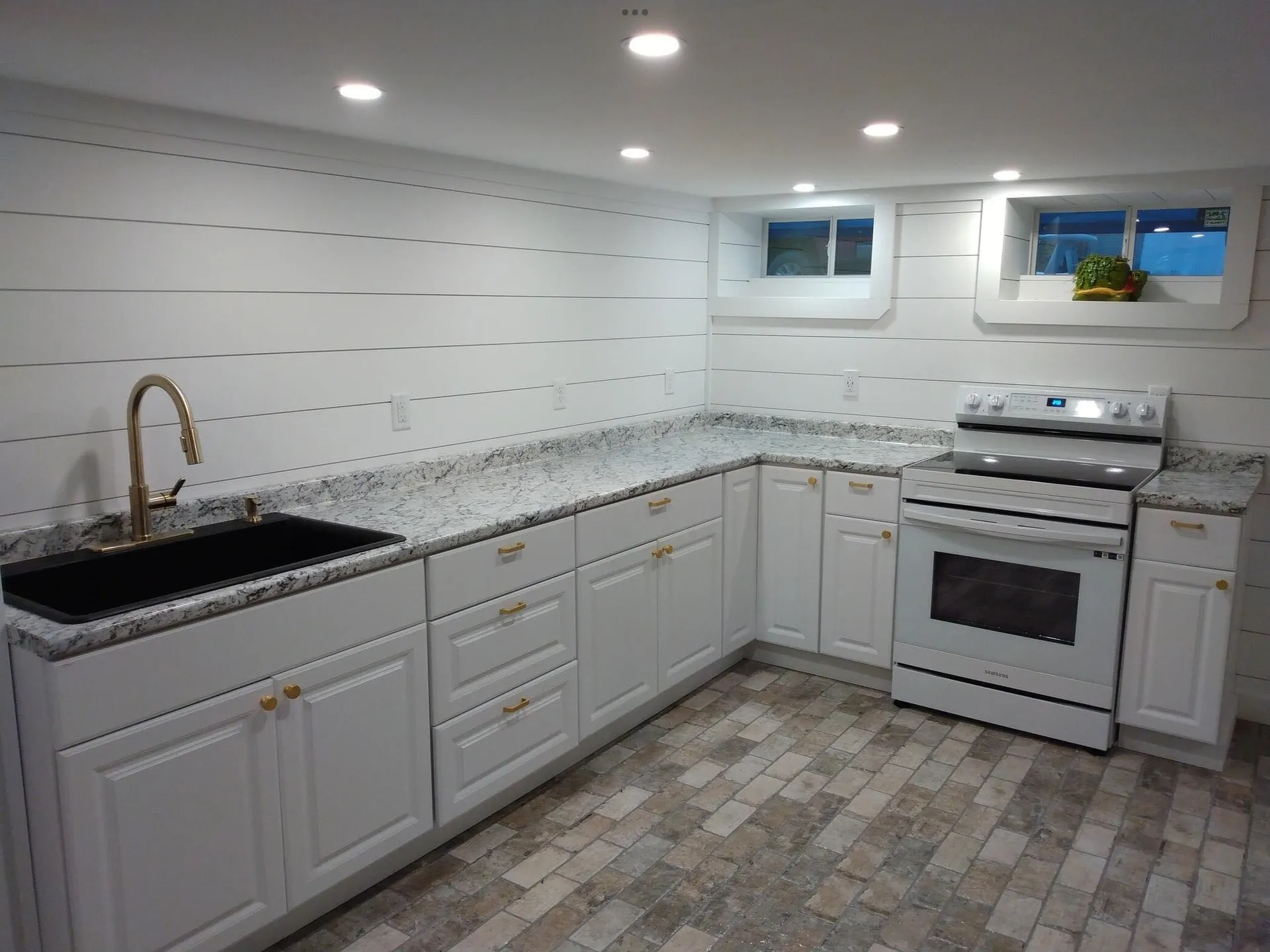 31 Congress Court Barton VT 05822