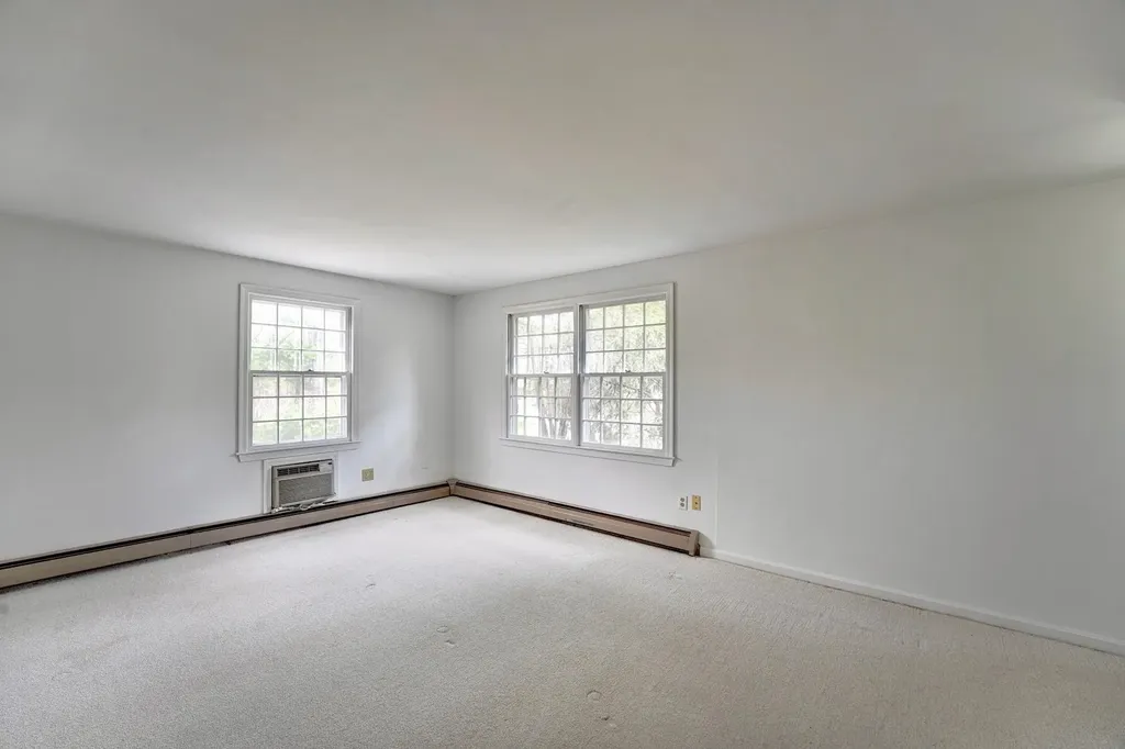 15 Juniper Road North Hampton NH 03862