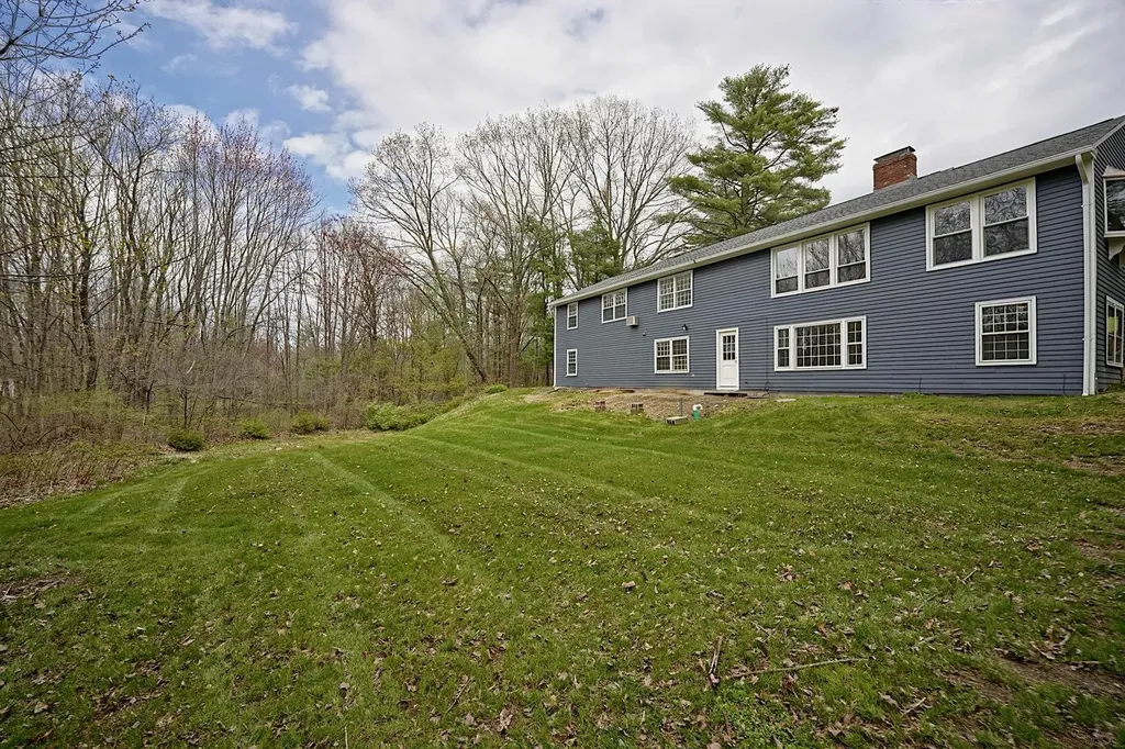 15 Juniper Road North Hampton NH 03862