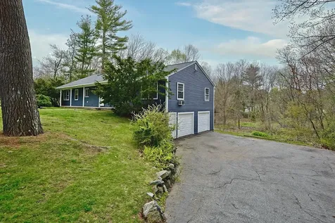 15 Juniper Road North Hampton NH 03862
