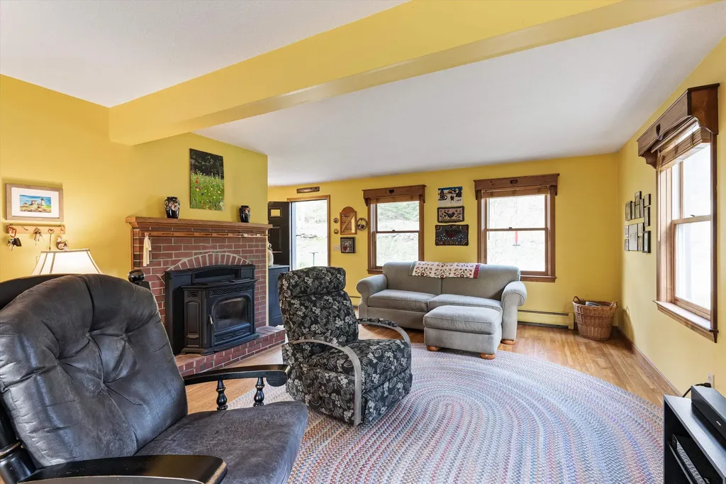 26 Balch Farm Road Bennington NH 03442