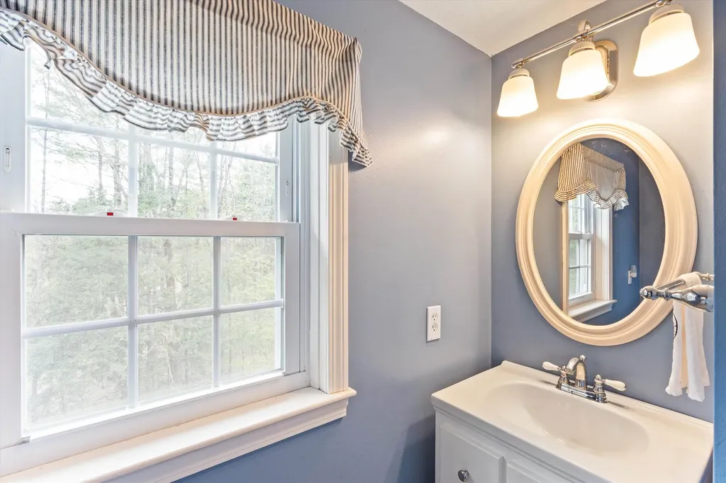 26 Balch Farm Road Bennington NH 03442