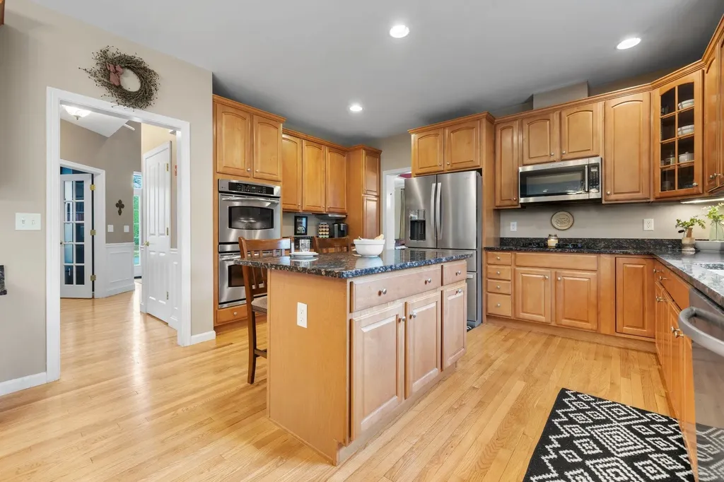 30 Pondfield Road Bedford NH 03110